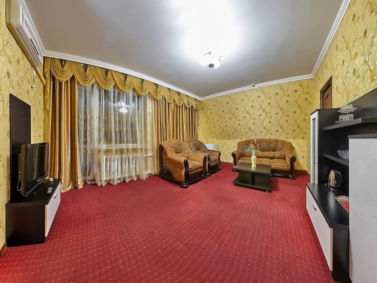 Hotel Sanatorium Elite Dnipro Truskavec' Esterno foto